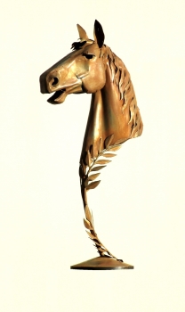 Pferde Kopf Skulptur rostig